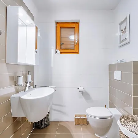 Erin Апартаменты