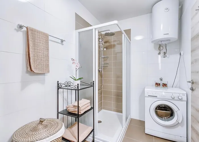 Erin Apartment *