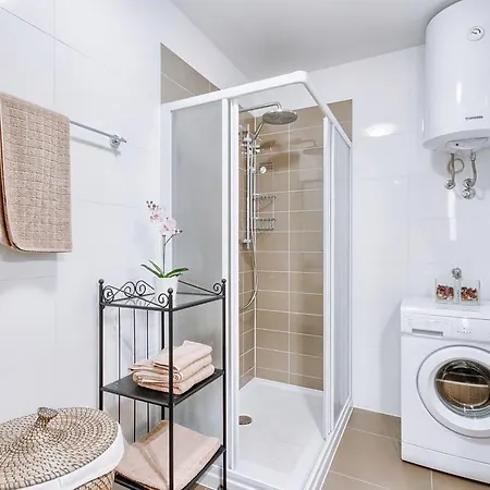 Erin Apartment *